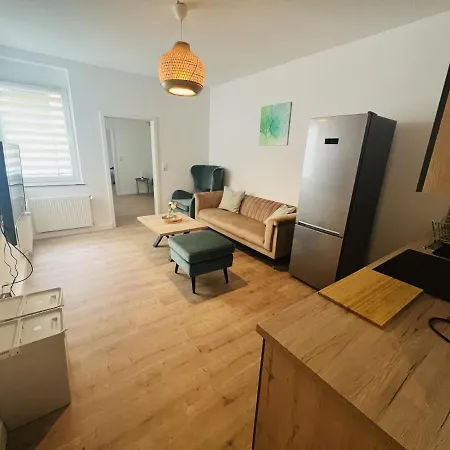 - 8 Bedrooms - 14 Beds - Fast Wifi - Kitchen *