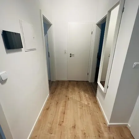 Apartment - 8 Bedrooms - 14 Beds - Fast Wifi - Kitchen